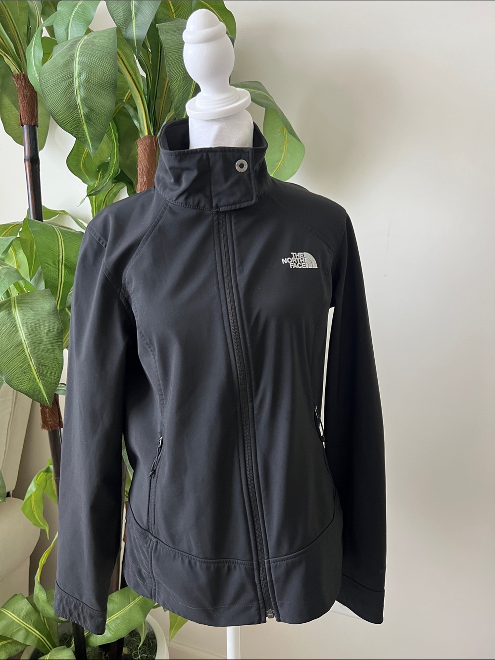 The North Face Women's Black Softshell Utility Jacket
